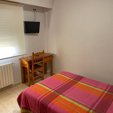 אורנסה Hostal Cid מראה חיצוני תמונה